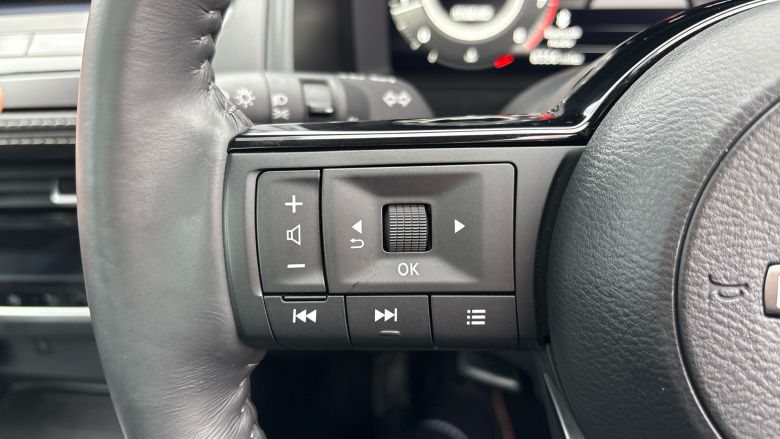 Nissan Qashqai 1.3 DiG-T MH N-Connecta 5dr Petrol Hatchback